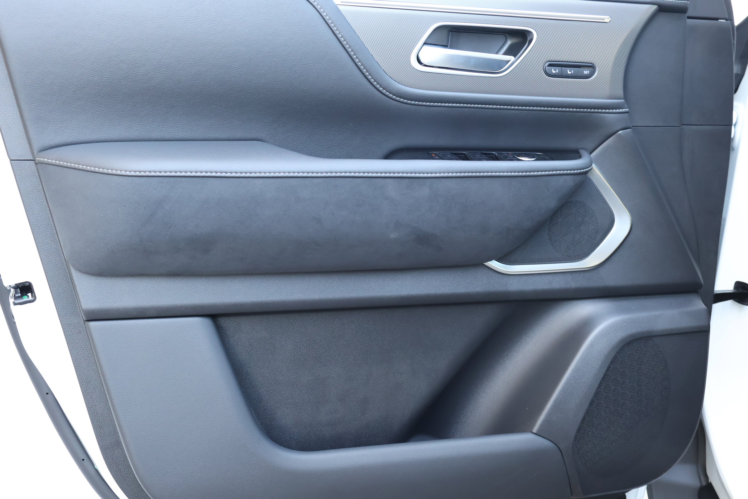 New 2026 INFINITI QX80 Luxe image 15