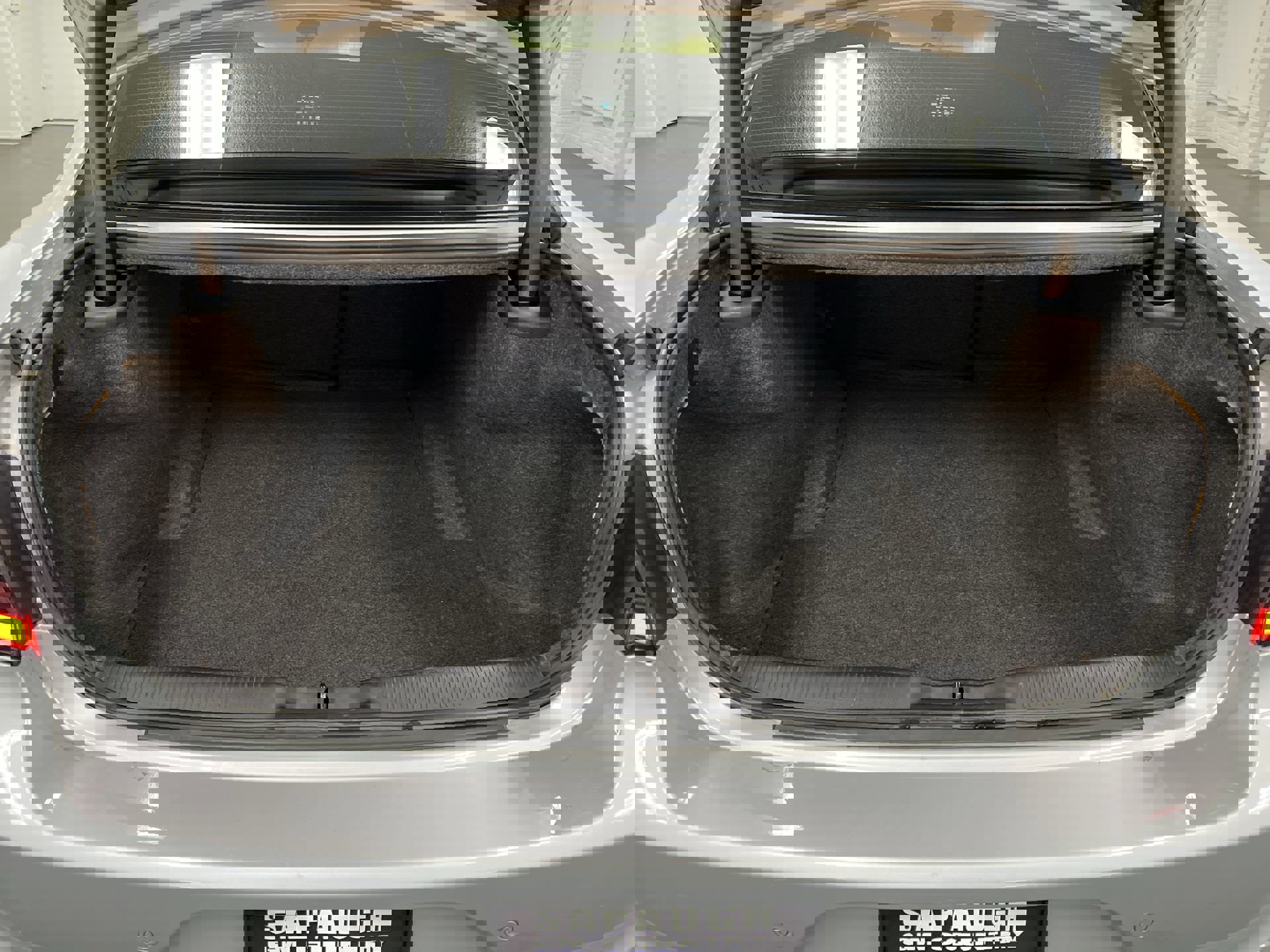 Used 2021 Dodge Charger SXT w/ Blacktop Package image 93