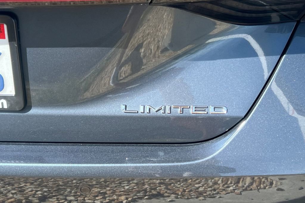 Certified 2022 Toyota Avalon Limited w/ Advanced Safety Package image 9