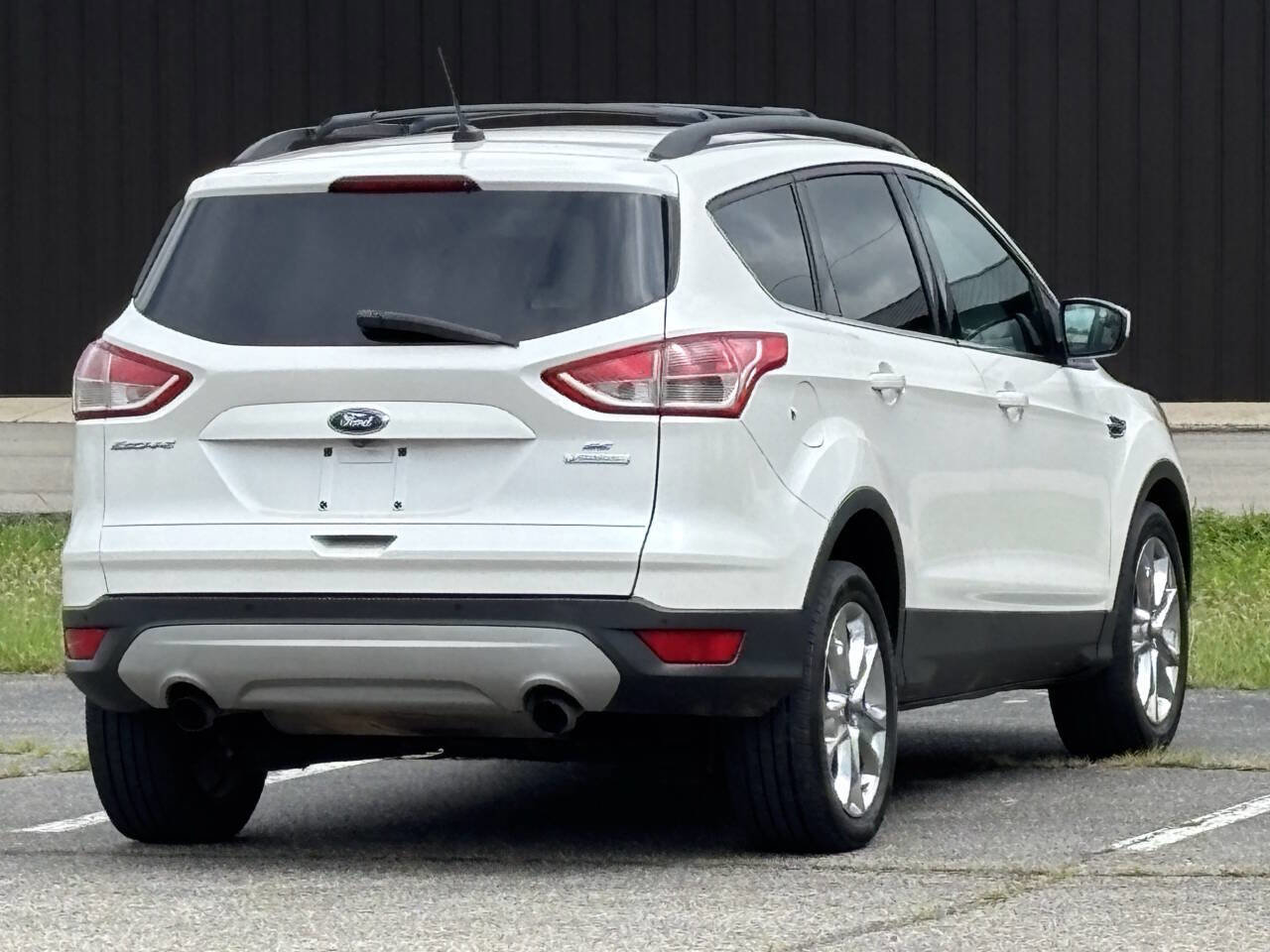 Used 2015 Ford Escape SE w/ Equipment Group 201A image 5