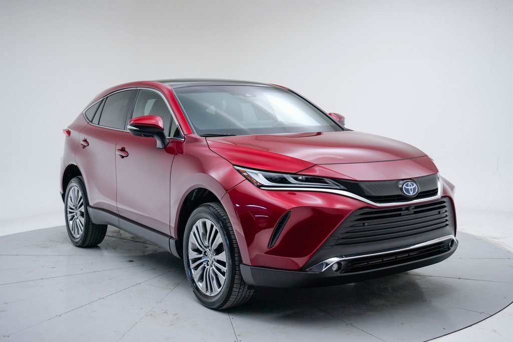Used 2024 Toyota Venza Limited image 3