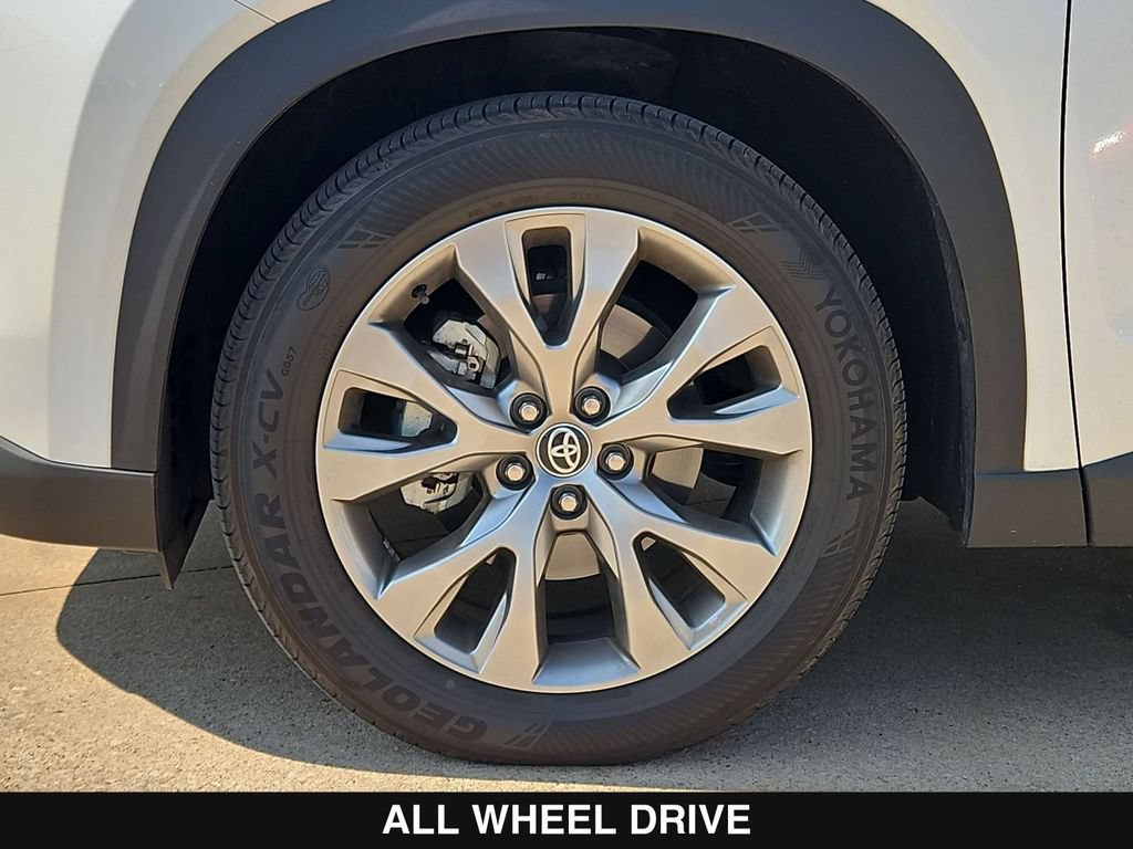 Used 2024 Toyota Grand Highlander AWD image 11