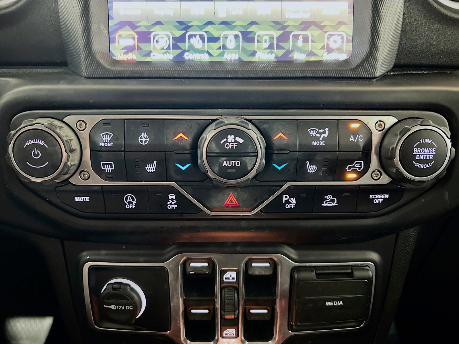 Used 2022 Jeep Wrangler Unlimited Sahara w/ LED Lighting Group image 12