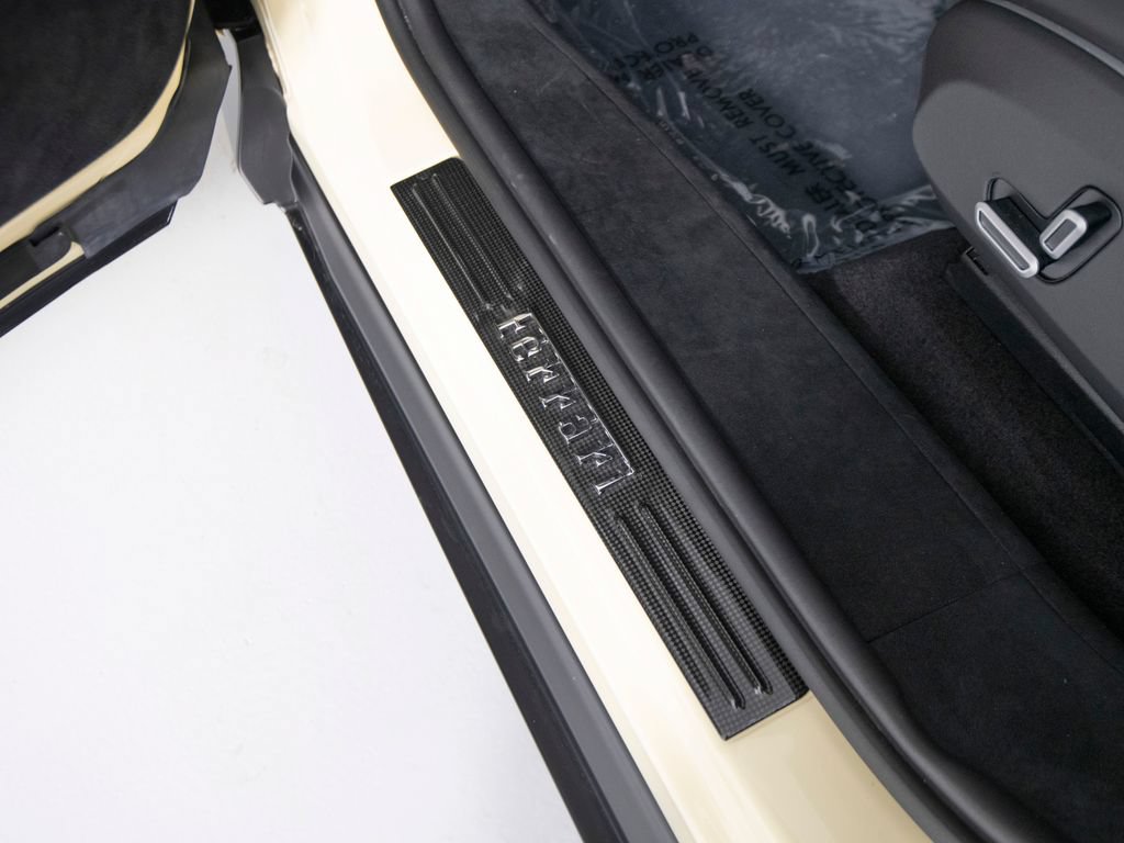 Used 2025 Ferrari Purosangue AWD/4WD image 11