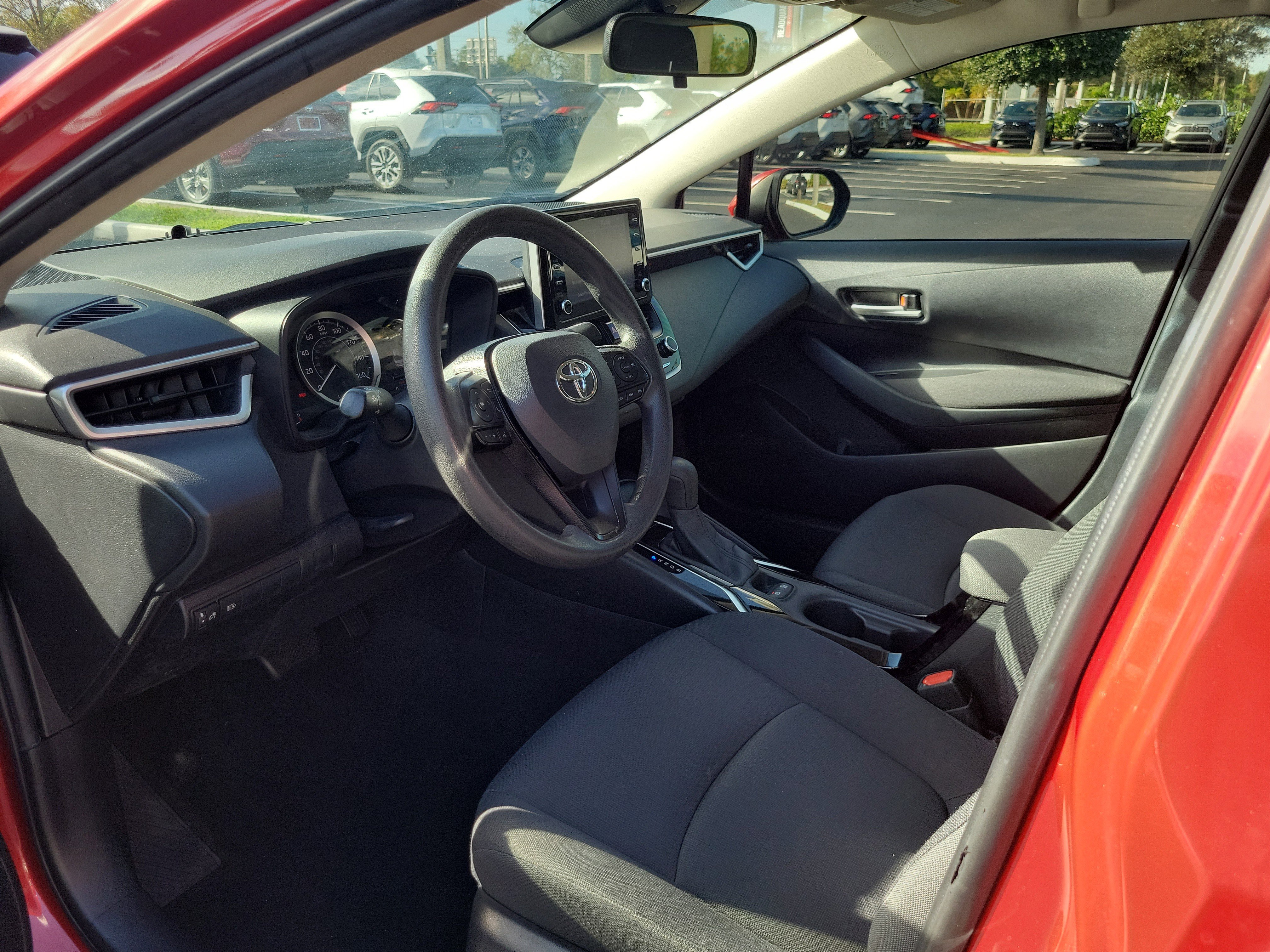 Used 2020 Toyota Corolla LE image 19