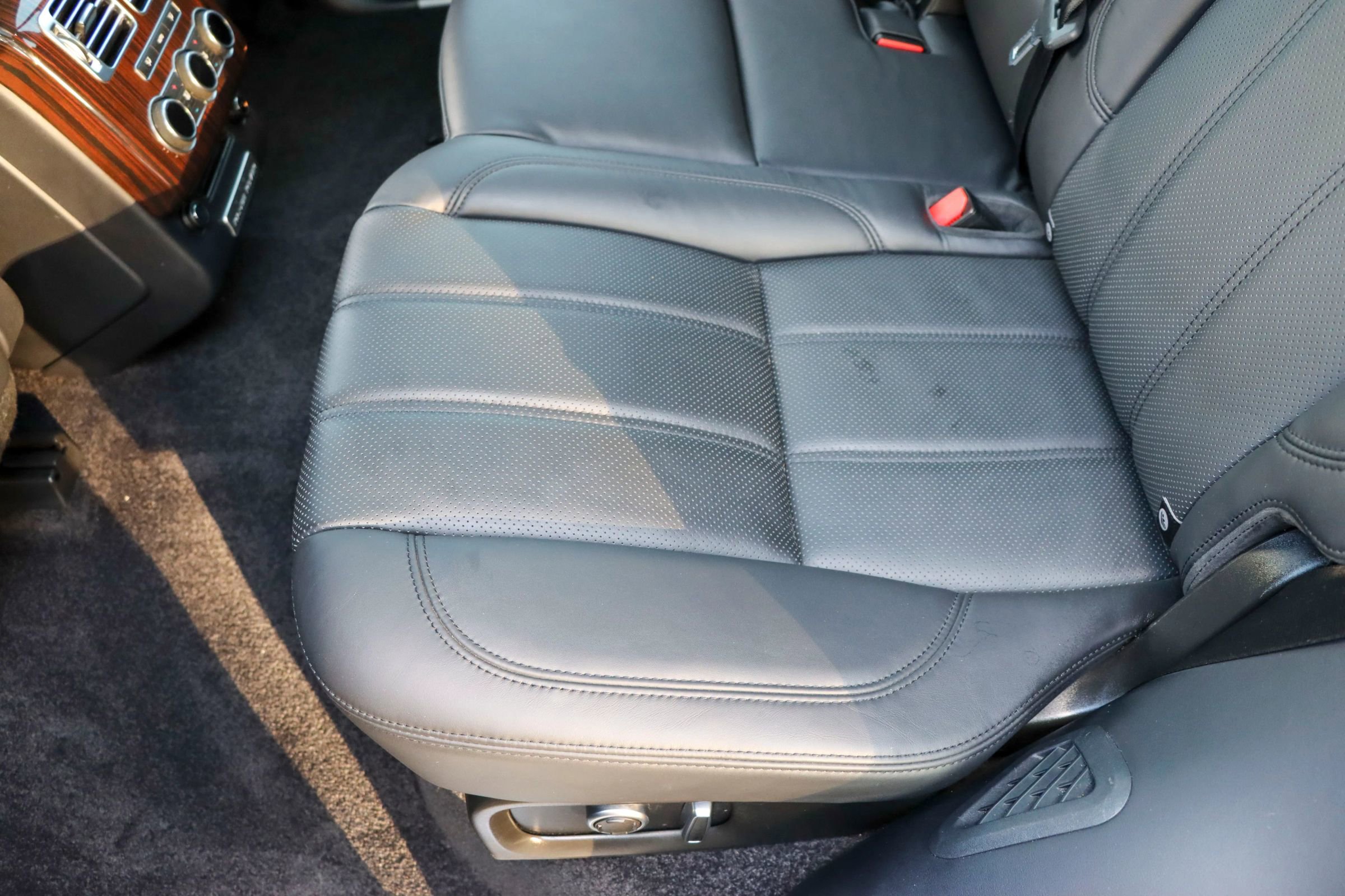 Used 2016 Land Rover Range Rover Supercharged image 18