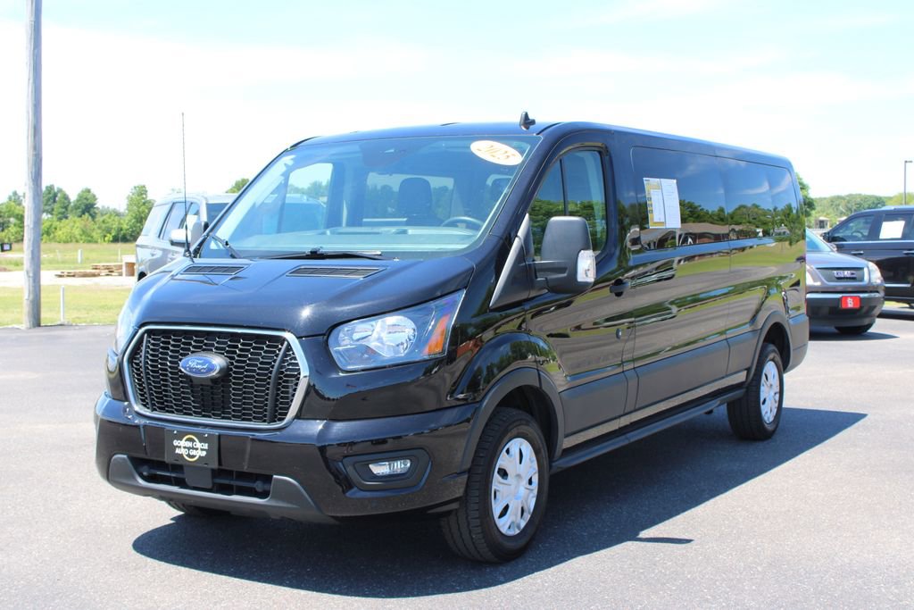 Used 2025 Ford Transit 350 XLT RWD image 4