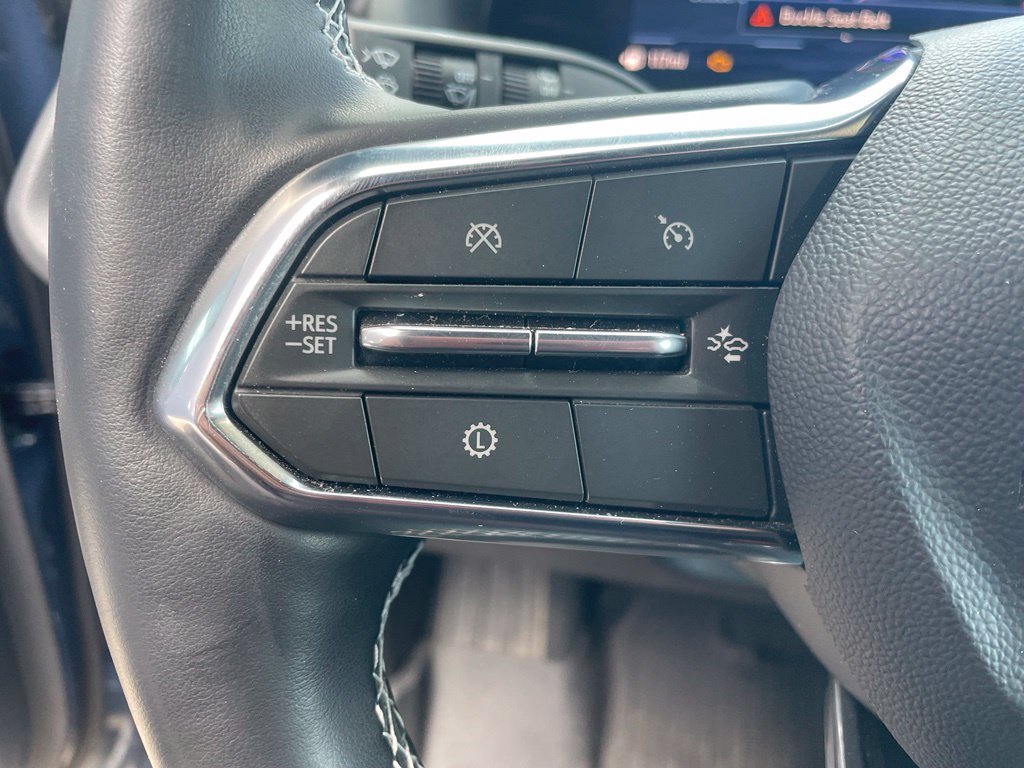 Used 2025 Chevrolet Traverse LT w/ LPO, Floor Liner Package FWD image 8