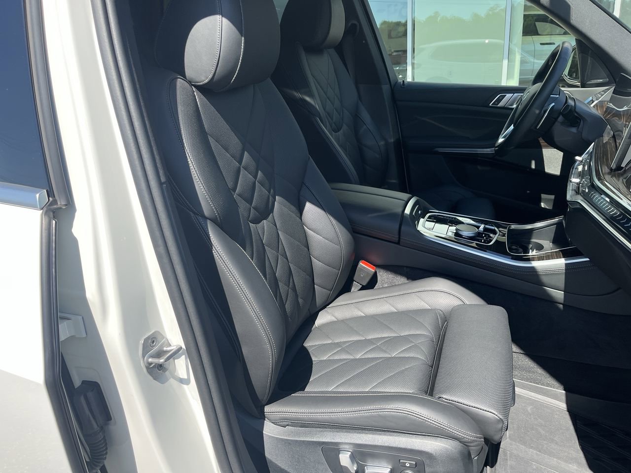 Certified 2024 BMW X5 sDrive40i w/ Premium Package image 37