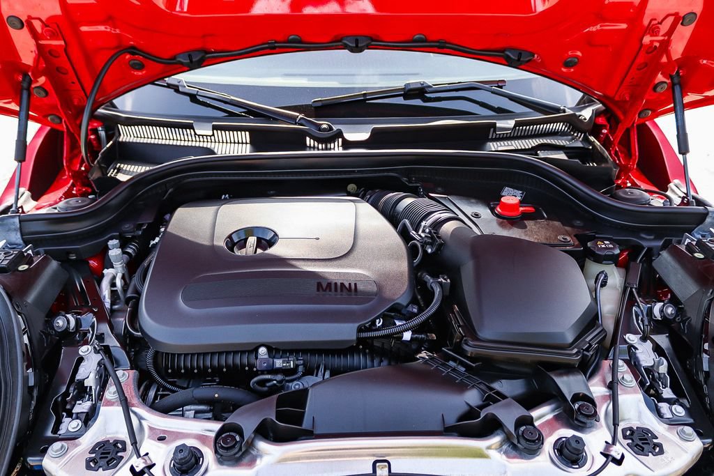 Used 2025 MINI Cooper 4-Door Hardtop FWD image 31