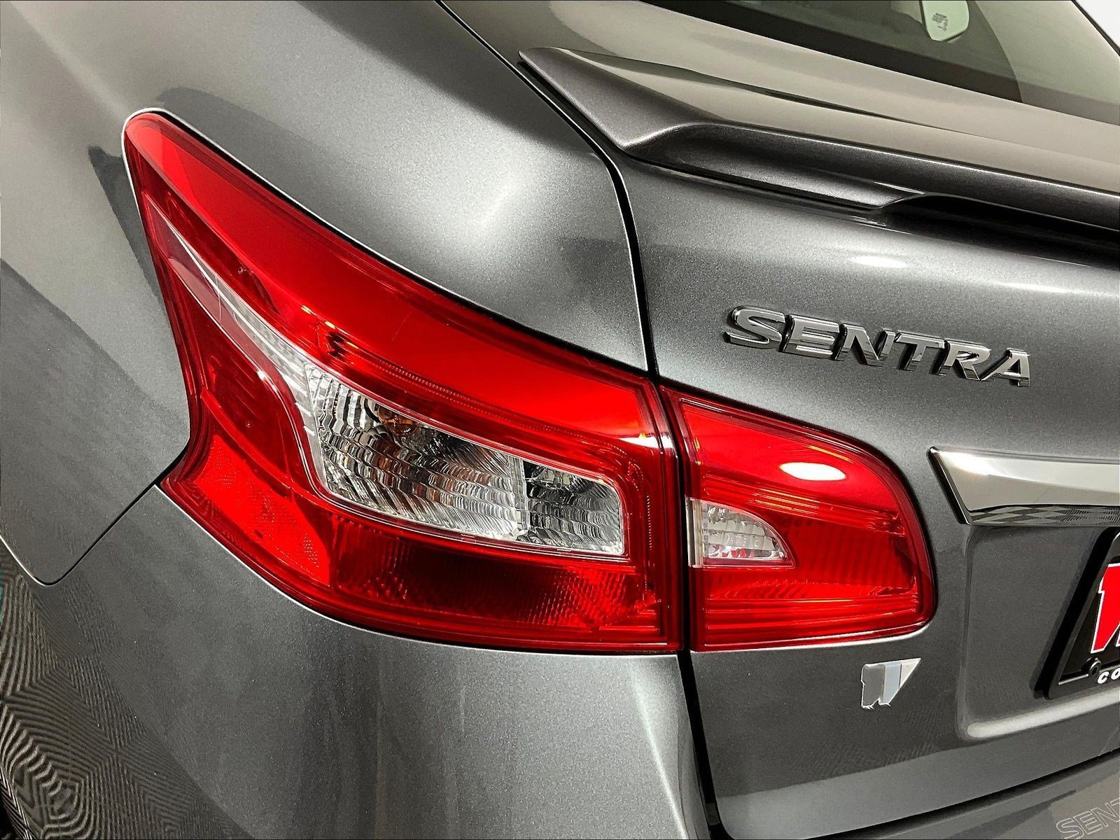 Used 2017 Nissan Sentra SR w/ Driver's Assist Package FWD image 23