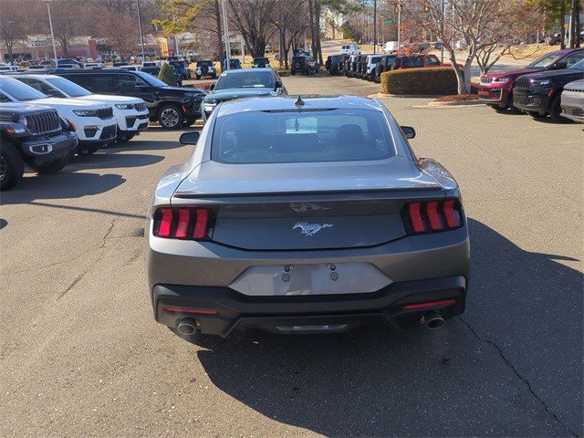 Used 2025 Ford Mustang Premium image 6