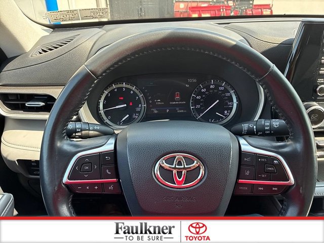 Certified 2020 Toyota Highlander XLE AWD/4WD image 30