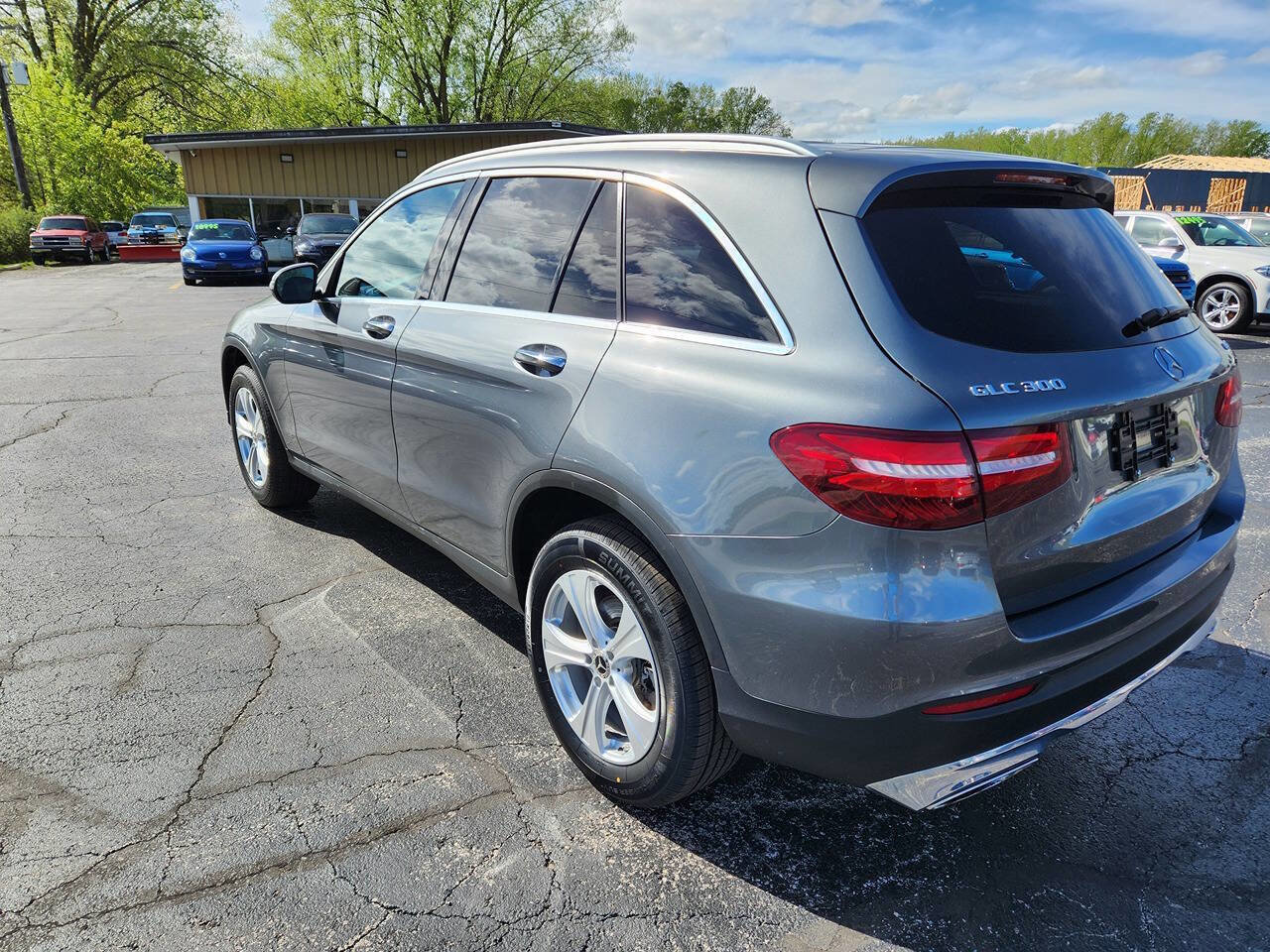 Used 2017 Mercedes-Benz GLC 300 4MATIC w/ Premium 2 Package image 3