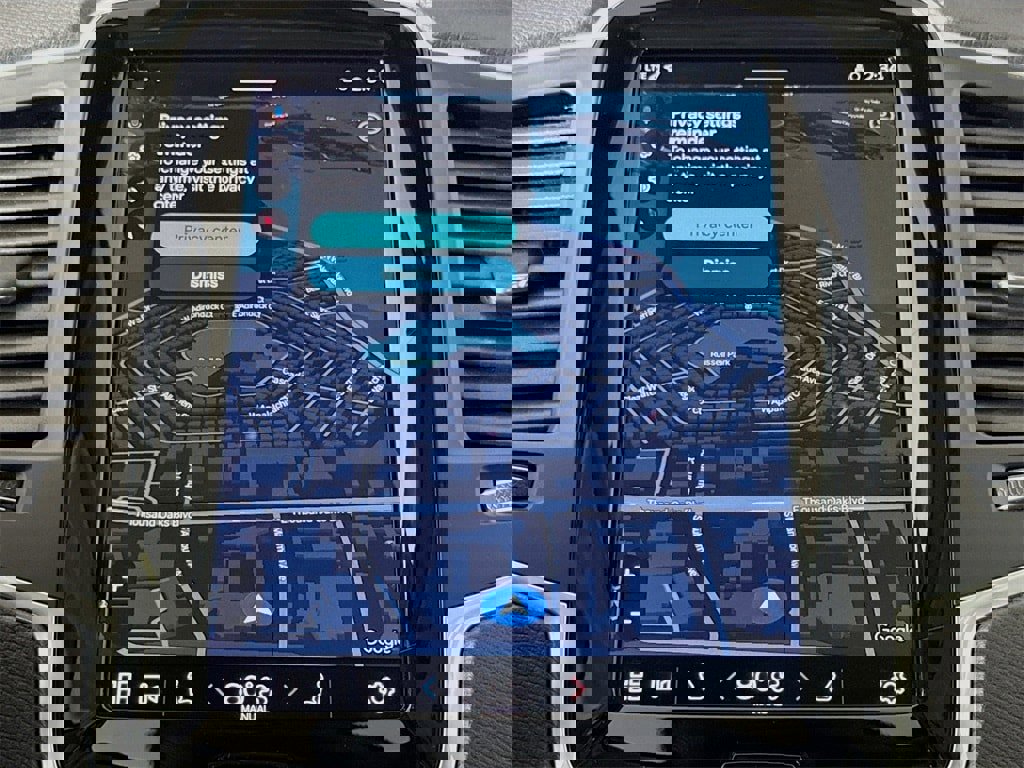 Certified 2025 Volvo XC90 B5 Core image 13