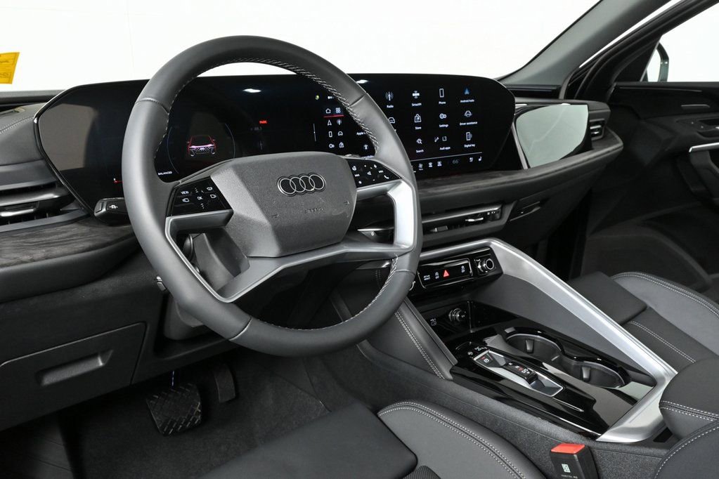 New 2025 Audi Q5 Premium Plus w/ Premium Plus AWD/4WD image 4