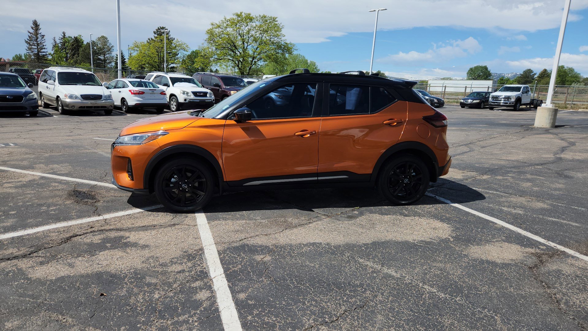 Used 2024 Nissan Kicks SR w/ SR Premium Package FWD image 5