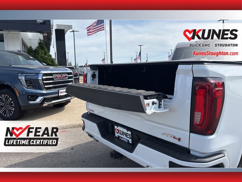 Used 2024 GMC Sierra 1500 AT4 w/ Technology Package AWD/4WD image 16