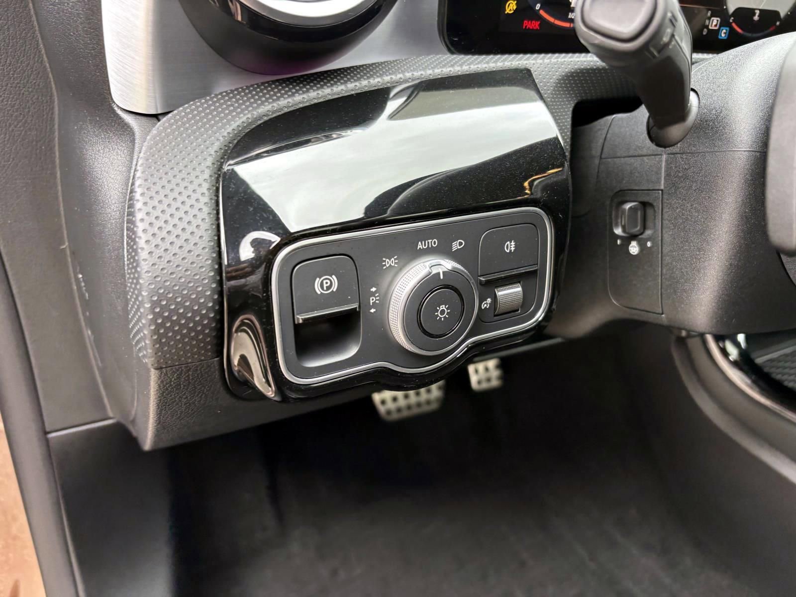 Used 2023 Mercedes-Benz CLA 250 4MATIC image 14