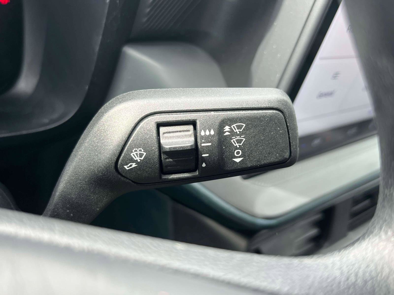 Used 2025 Ford Maverick XL w/ Equipment Group 102A image 14