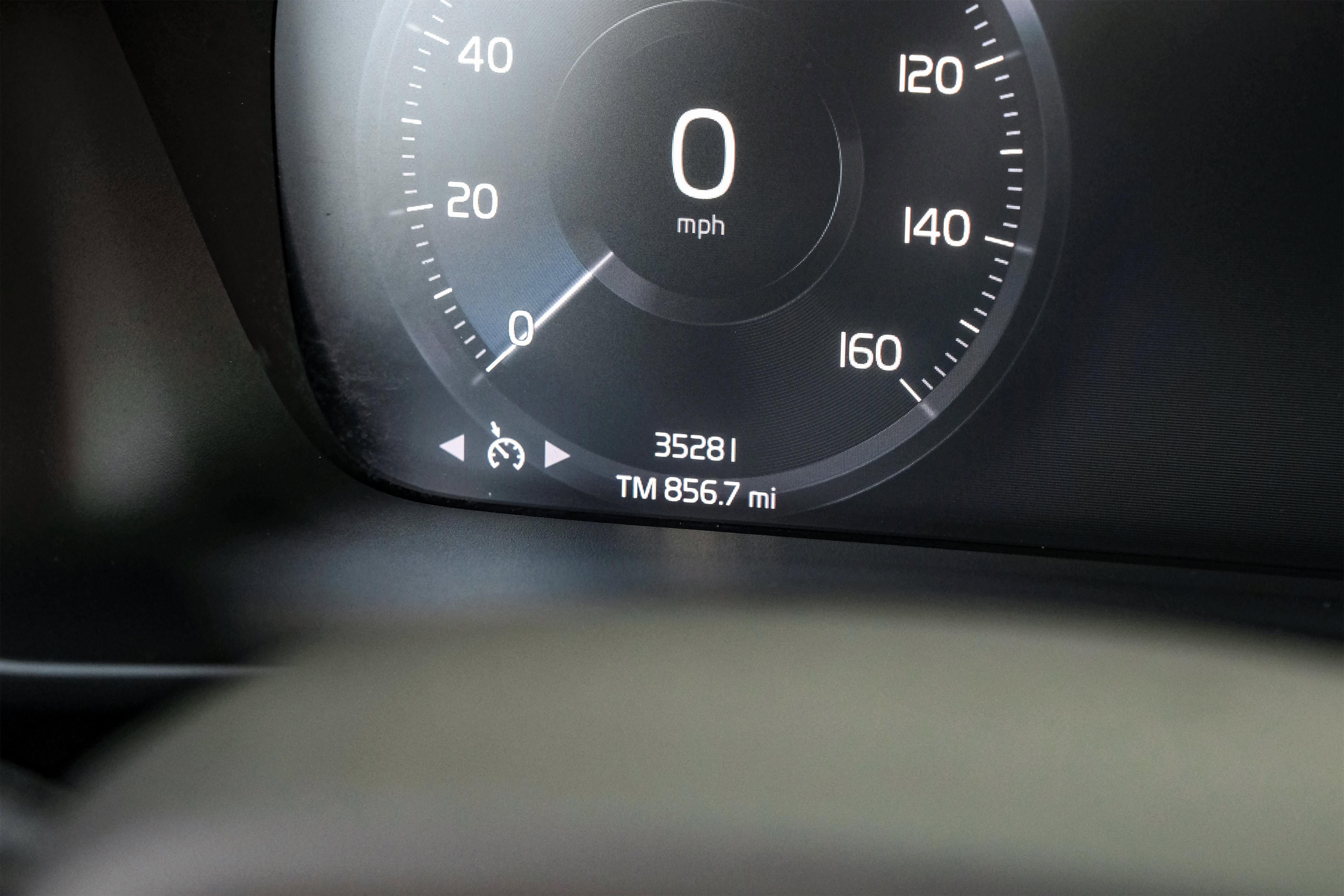 Used 2021 Volvo XC40 T4 R-Design image 20