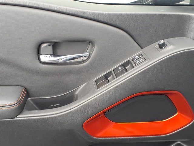 Used 2022 Nissan Frontier PRO-4X w/ Technology Package image 23