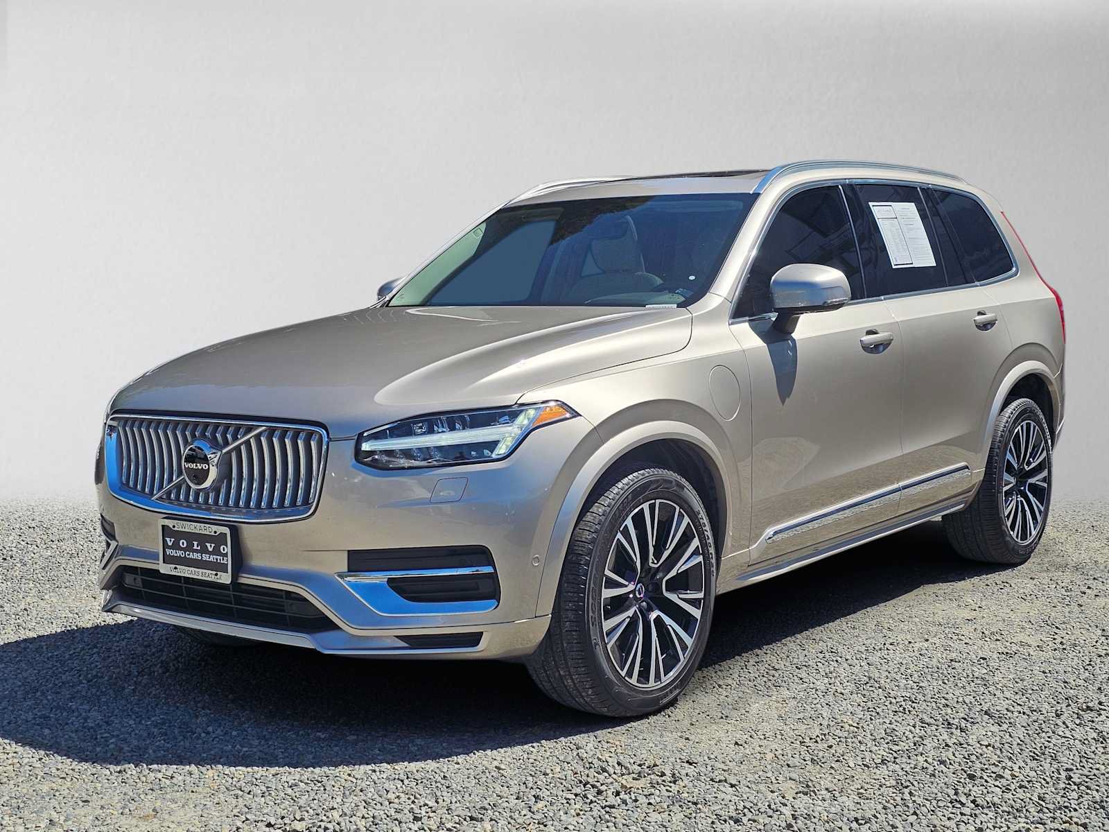 Used 2025 Volvo XC90 T8 Plus w/ Protection Package Premier AWD/4WD image 7