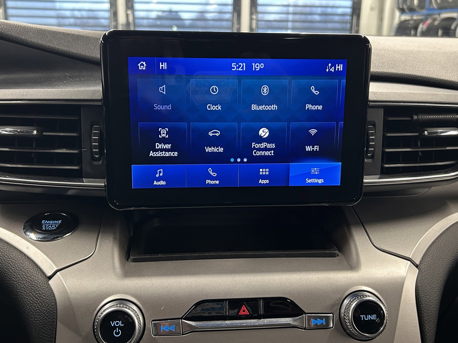 Used 2022 Ford Explorer XLT w/ Equipment Group 202A image 28