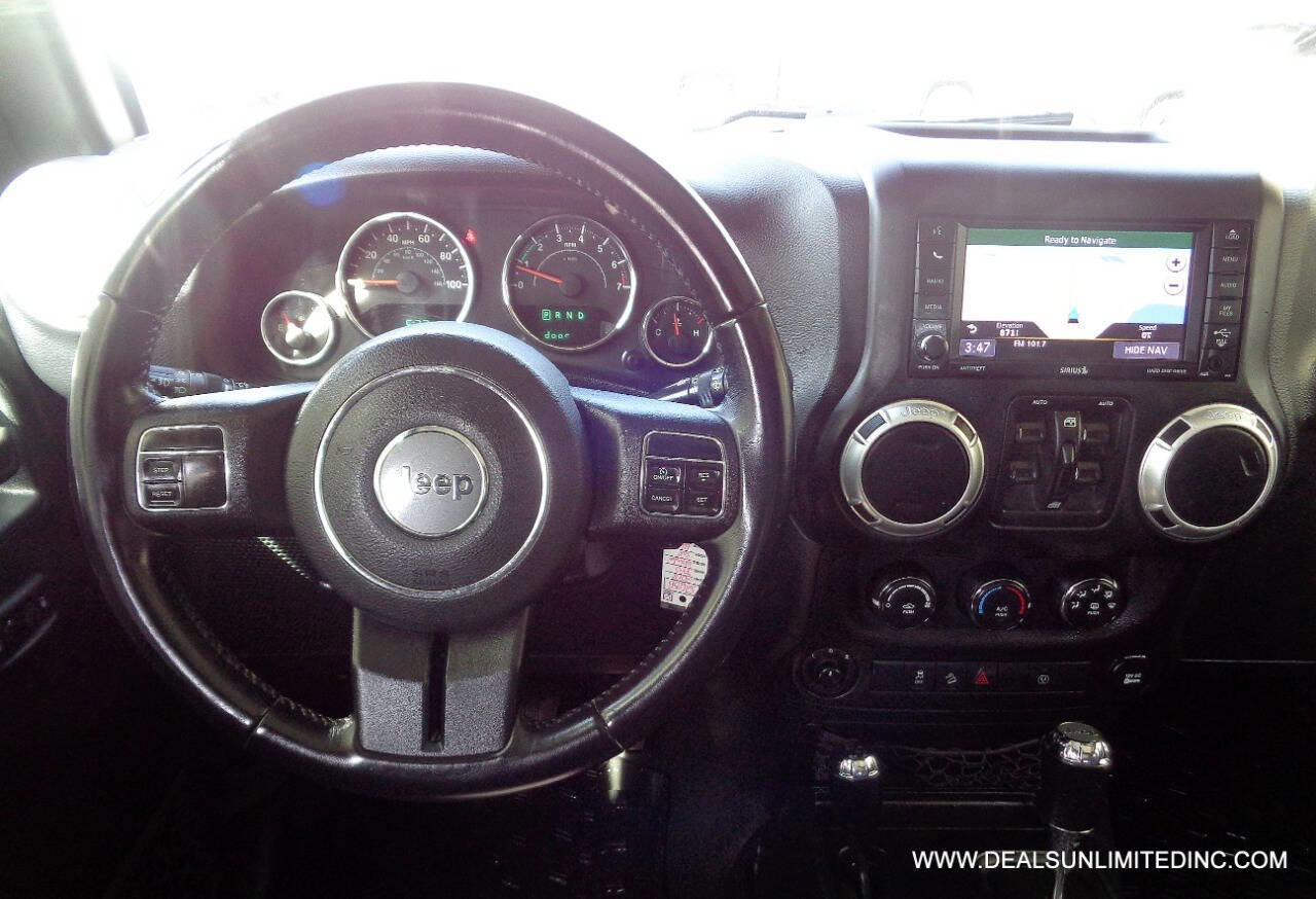 Used 2018 Jeep Wrangler Unlimited Sahara image 9