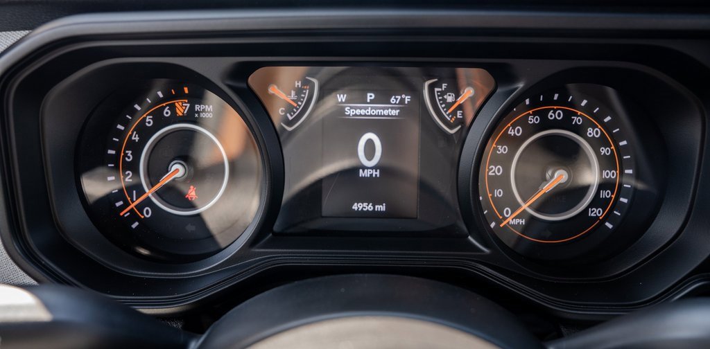 Used 2025 Jeep Gladiator Sport image 10