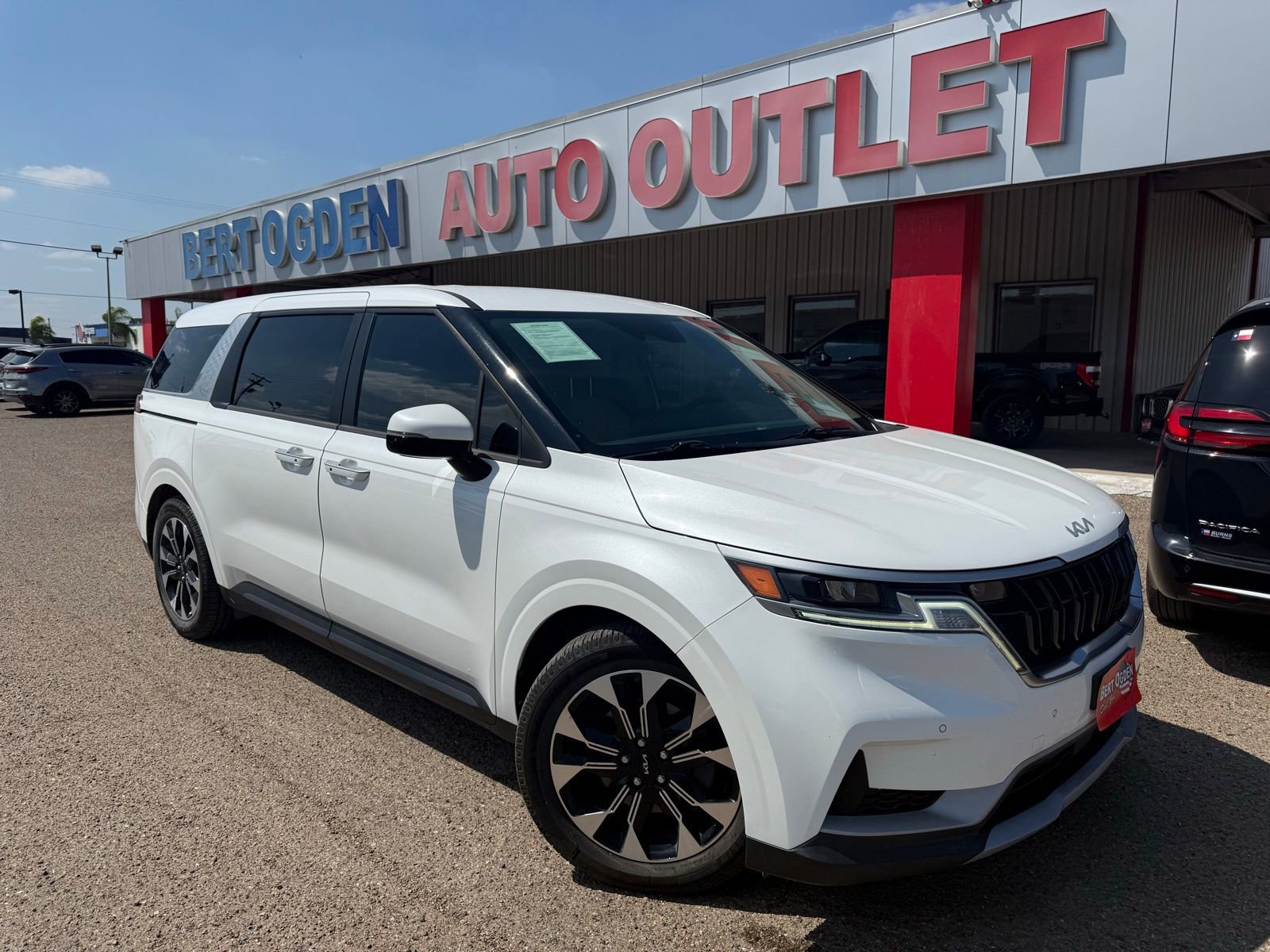 Used 2022 Kia Carnival EX FWD video 1