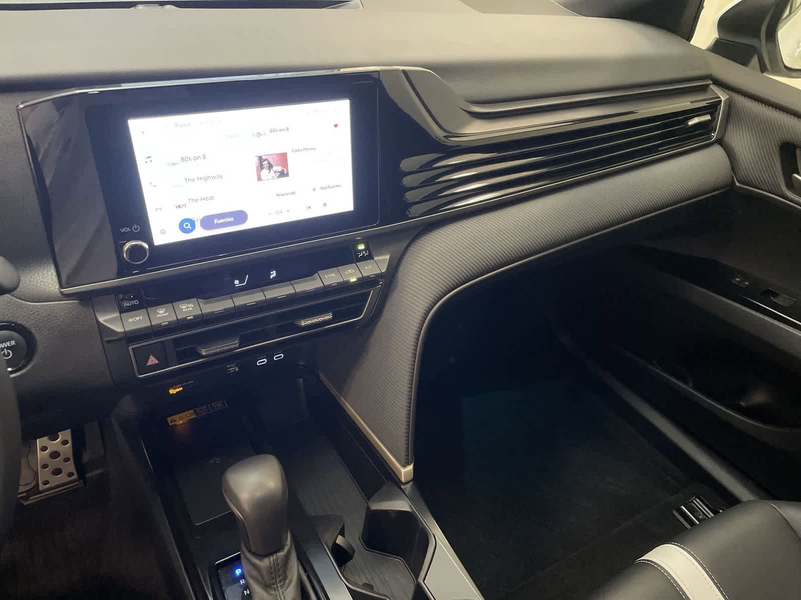 Used 2025 Toyota Camry SE FWD image 28