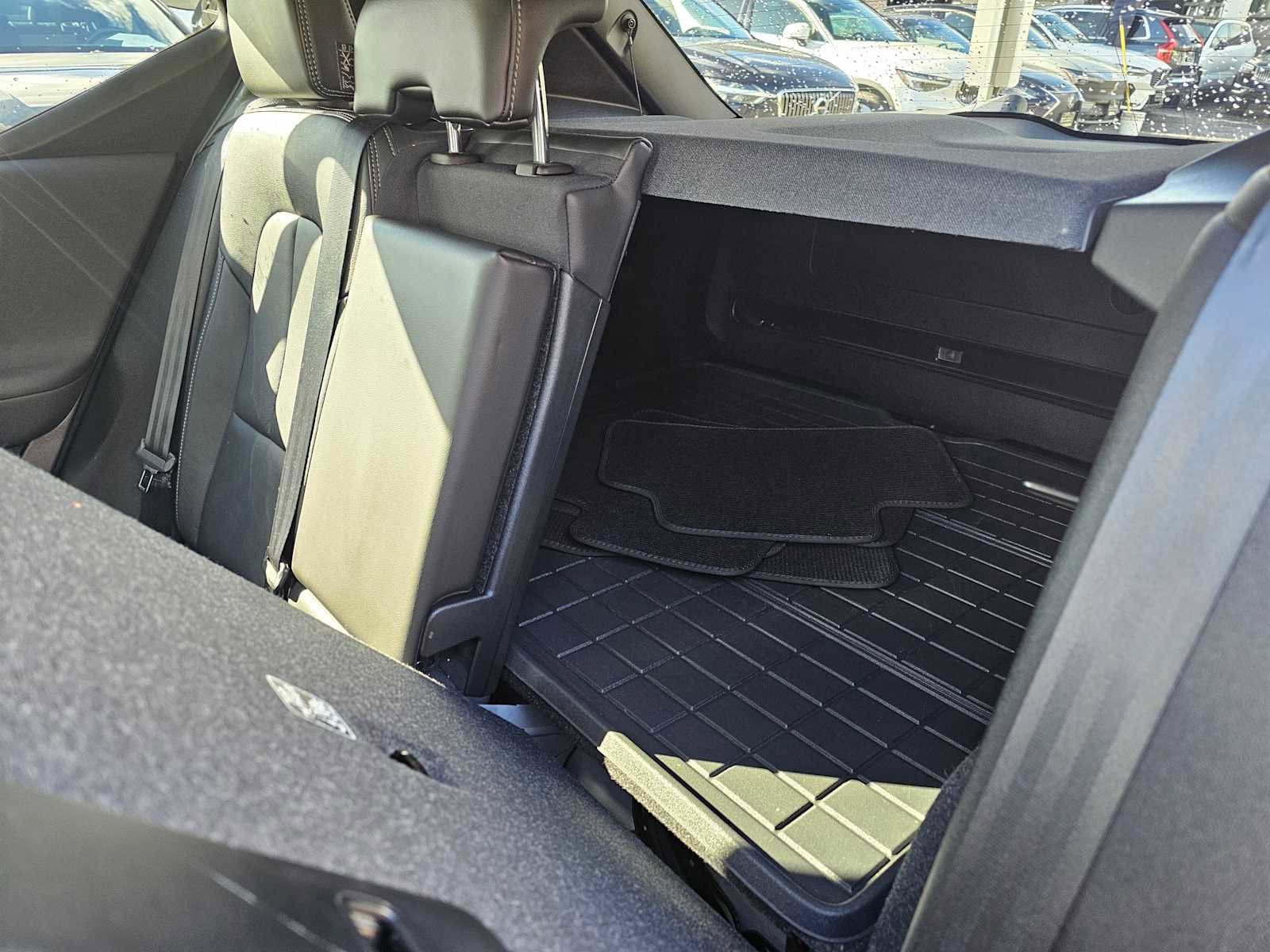 Certified 2025 Volvo XC40 B5 Plus w/ Climate Package image 19