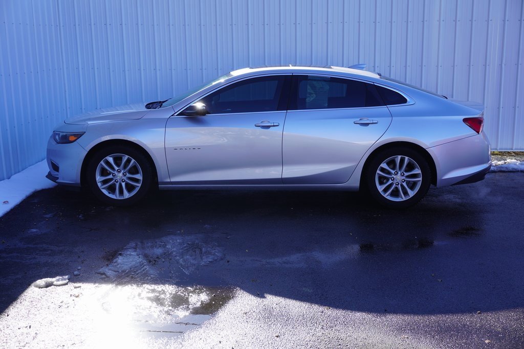 Used 2016 Chevrolet Malibu LT image 3