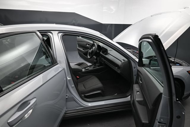 Certified 2025 Honda Accord SE image 19