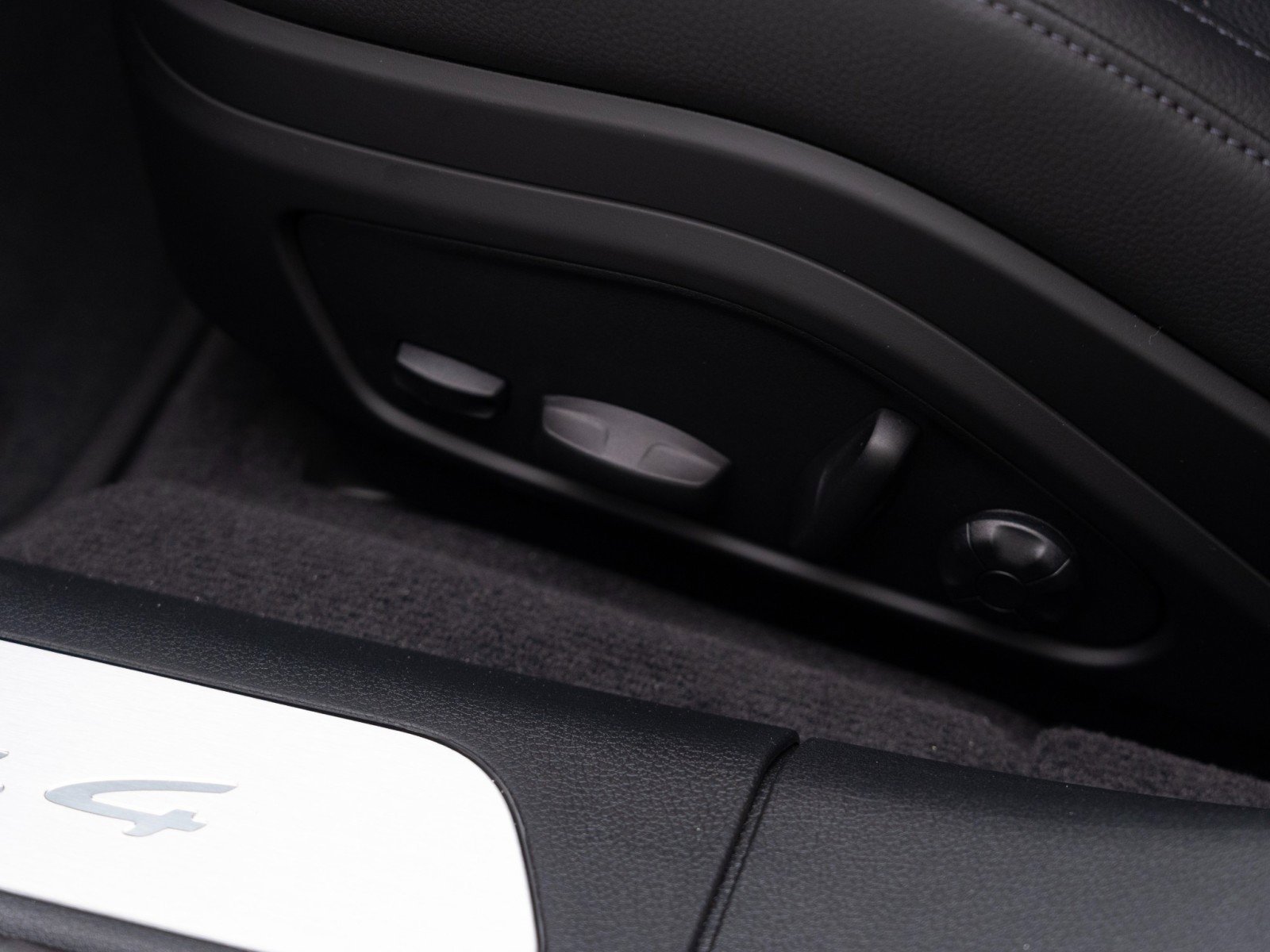 New 2026 Porsche Panamera 4 image 16