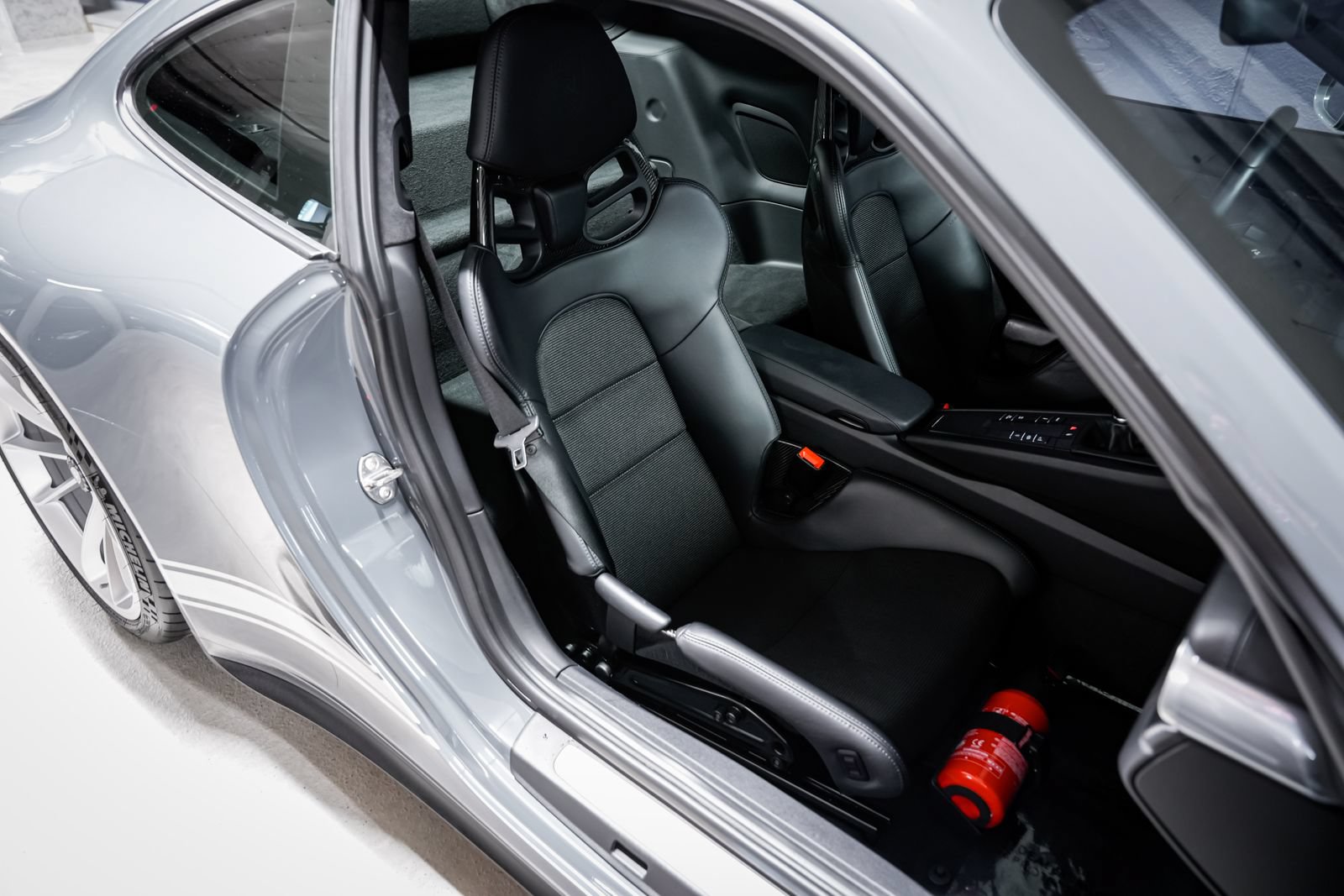 Used 2018 Porsche 911 GT3 RWD image 27