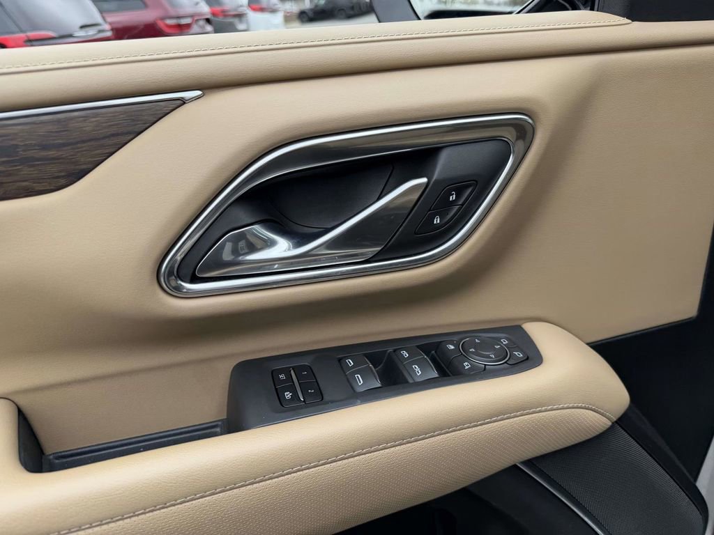 Used 2023 Chevrolet Suburban Premier AWD/4WD image 23