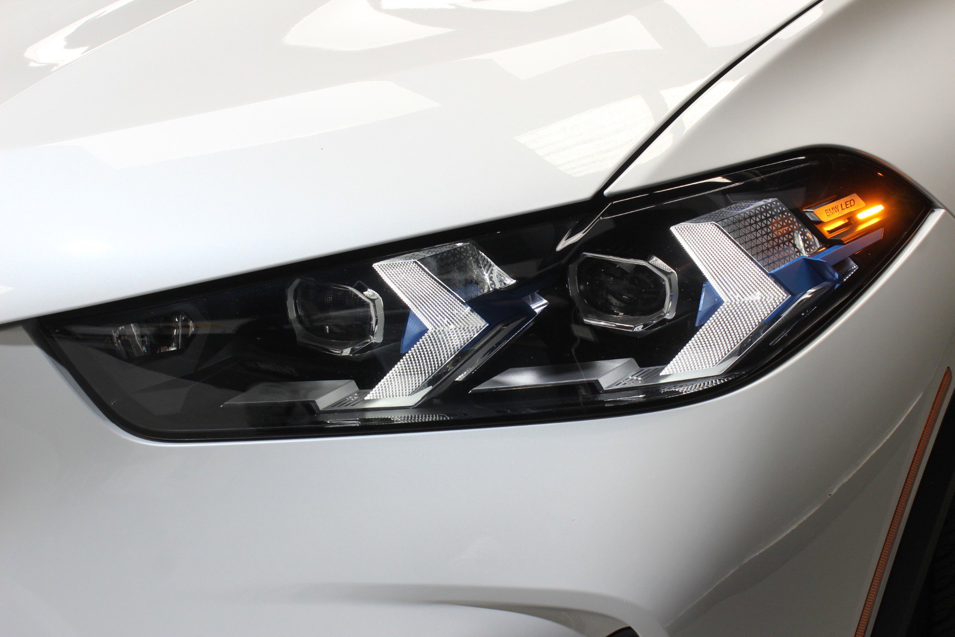 Used 2024 BMW X5 sDrive40i w/ Premium Package image 8