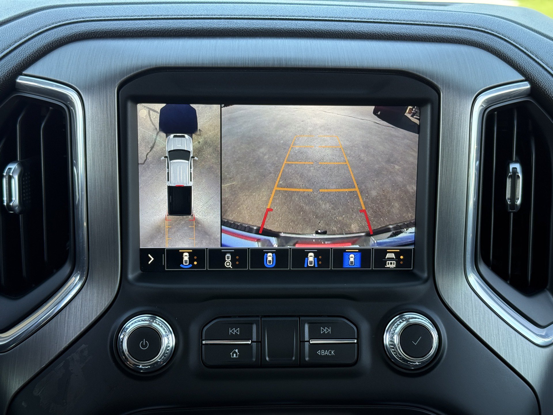 Used 2021 GMC Sierra 3500 Denali w/ Technology Package AWD/4WD image 14