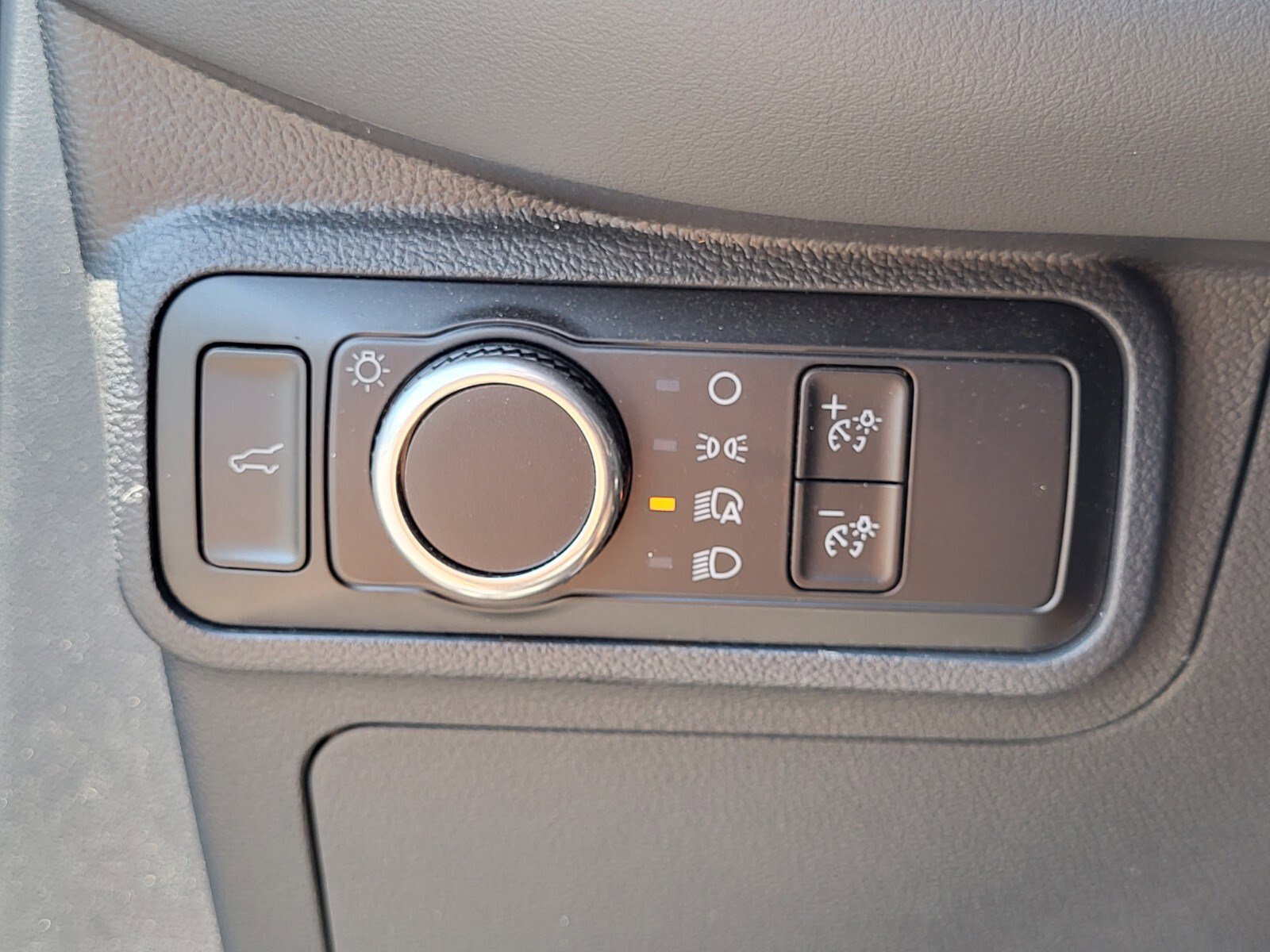Used 2025 Ford Explorer Active RWD image 23