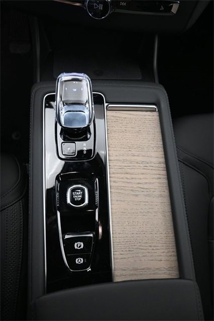 New 2026 Volvo XC90 B6 Plus w/ Protection Package Premier image 10