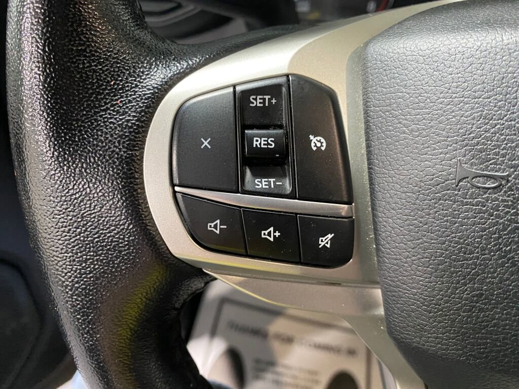 Used 2021 Ford Explorer XLT image 11