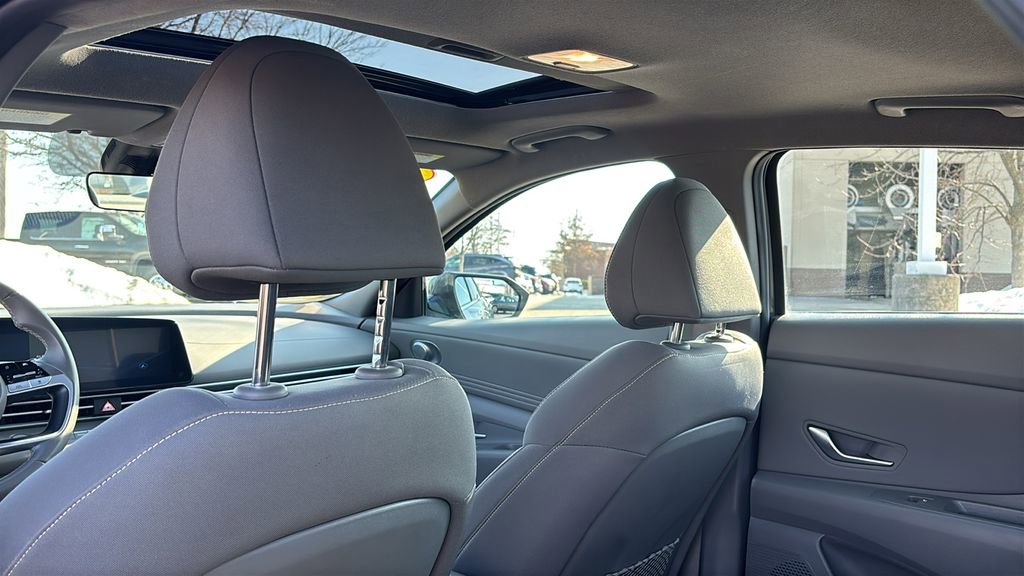 Used 2025 Hyundai Elantra SEL image 32