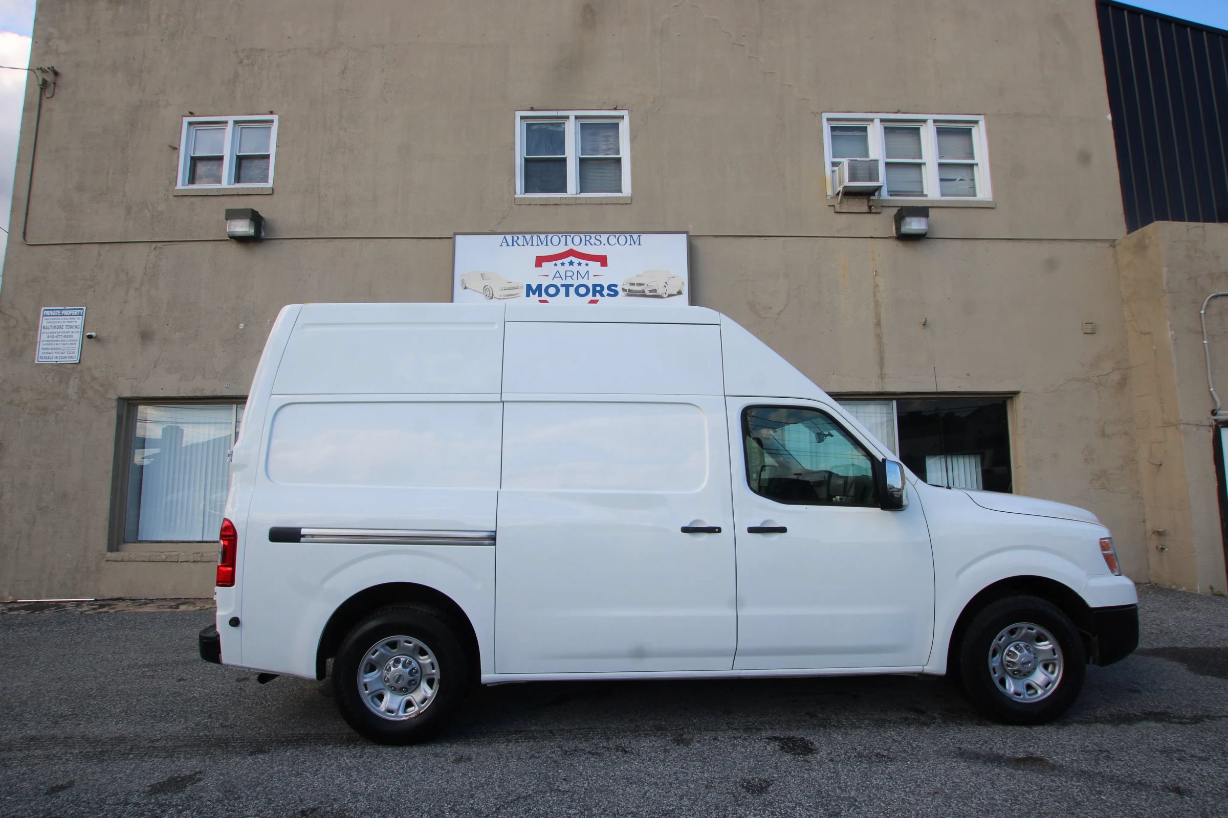 Used 2017 Nissan NV 3500 SV RWD image 4