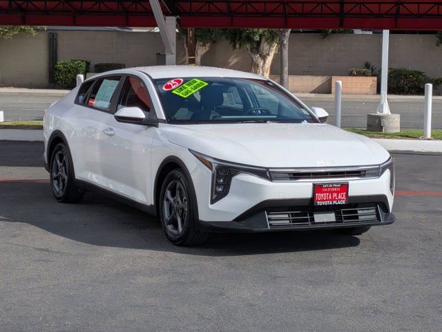Used 2025 Kia K4 LXS image 3