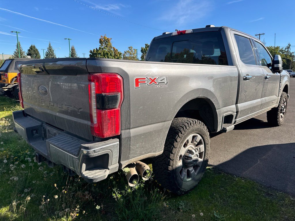 Used 2023 Ford F350 Lariat w/ Lariat Ultimate Package AWD/4WD image 4
