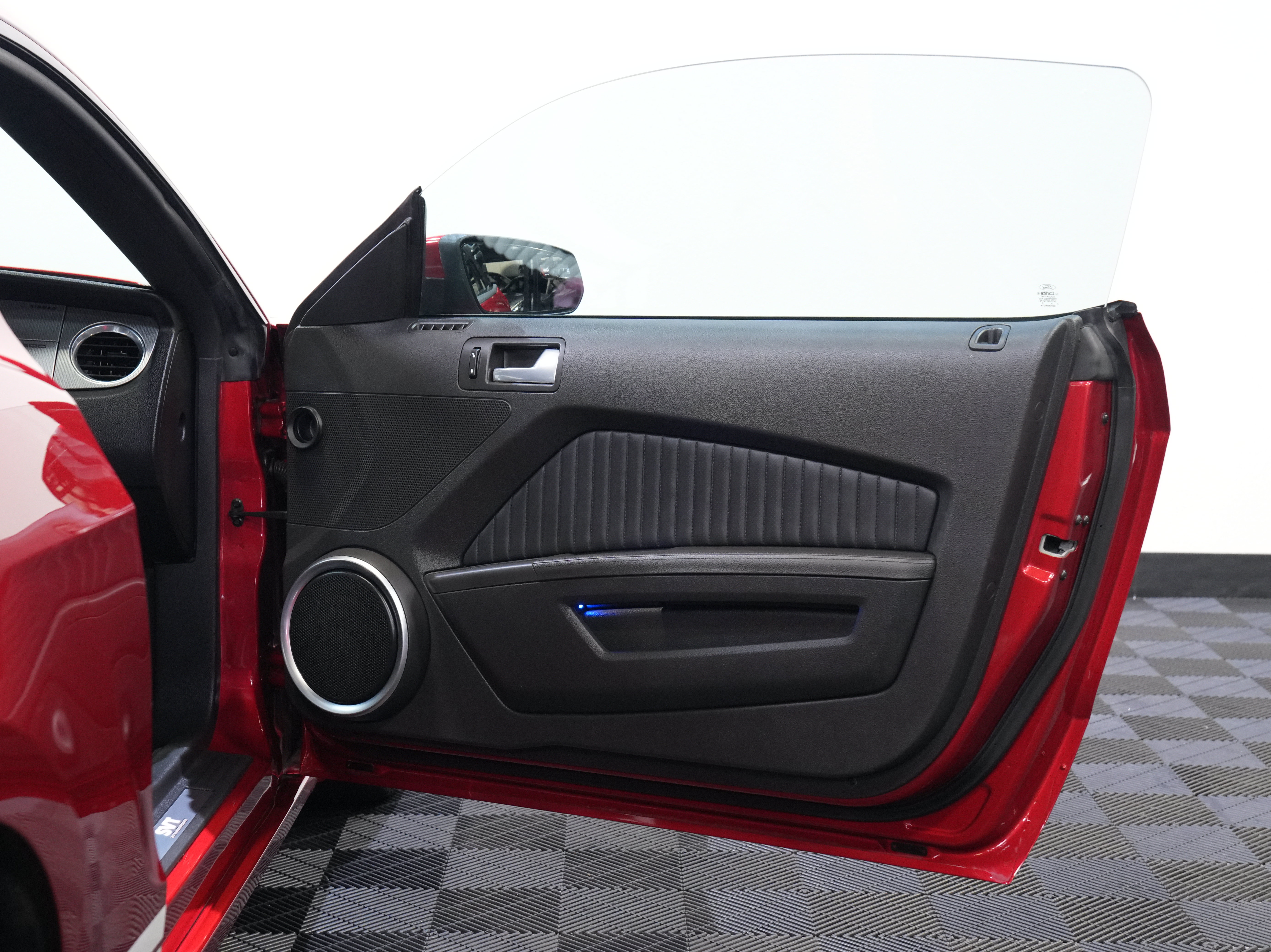 Used 2013 Ford Mustang Shelby GT500 w/ Electronics Pkg RWD image 24