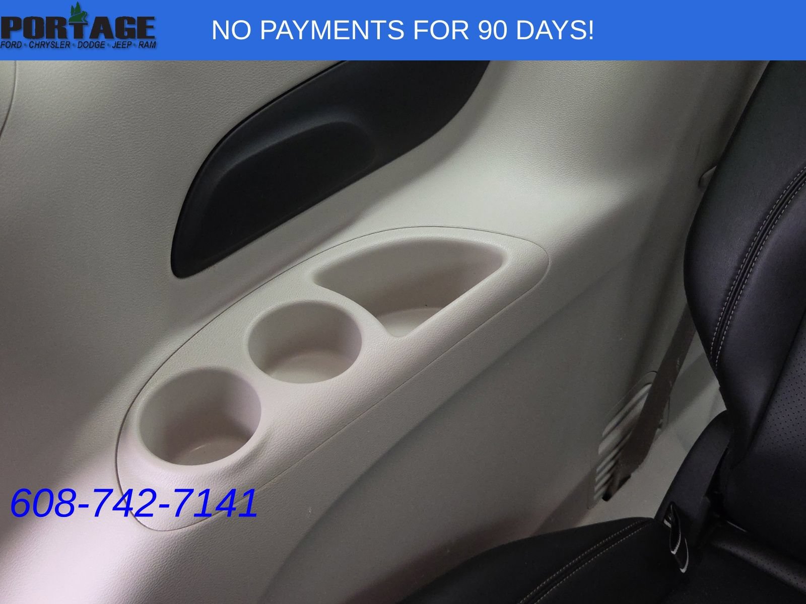 Used 2023 Chrysler Pacifica Touring-L FWD image 40