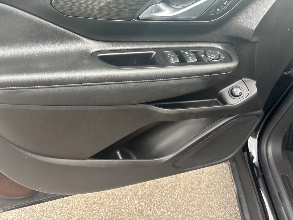 Used 2024 GMC Terrain SLE w/ Driver Convenience Package image 15